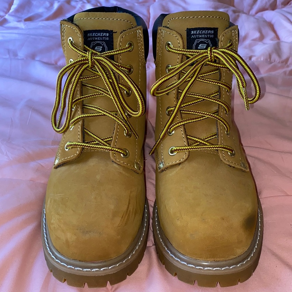 Sketchers relaxed fit women’s steel-toe boots